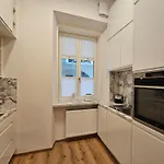 Апартаменты Relaxed Escape In The Old Town - App Sviti Tour As