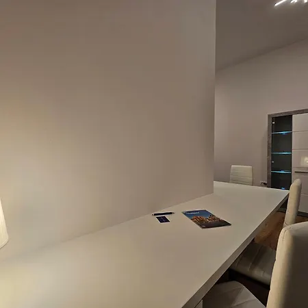 Apartment Relaxed Escape In The Old Town - App Sviti Tour As *