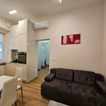 Relaxed Escape In The Old Town - App Sviti Tour As *