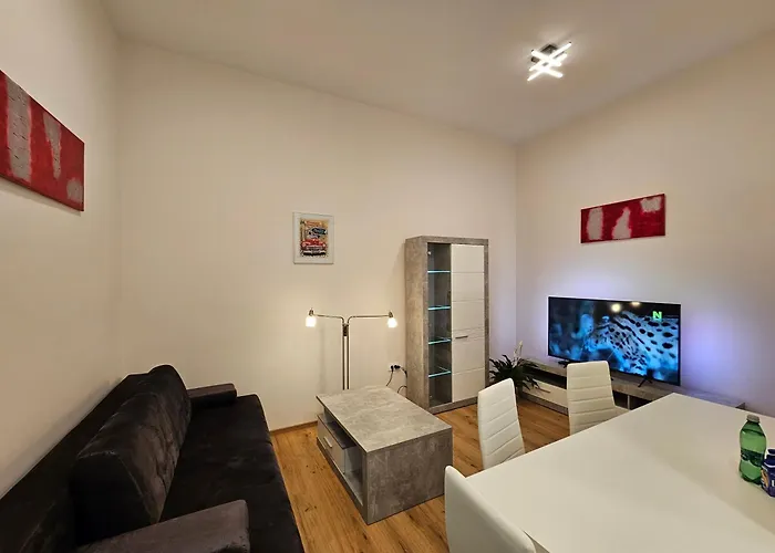 Relaxed Escape In The Old Town - App Sviti Tour As