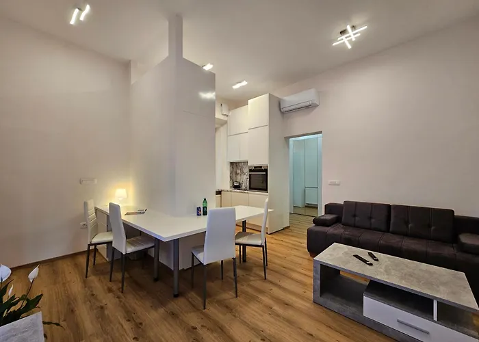 Relaxed Escape In The Old Town - App Sviti Tour As Appartement *