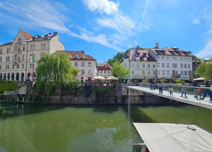 Relaxed Escape In The Old Town - App Sviti Tour As